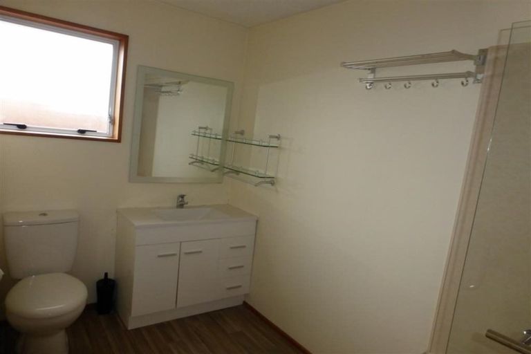 Photo of property in 3b Broadbent Street, Riccarton, Christchurch, 8041