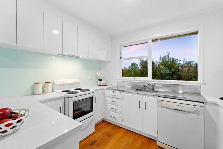 Photo of property in 3/5 Braemar Road, Castor Bay, Auckland, 0620