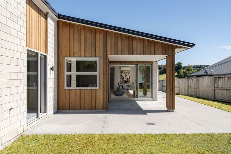 Photo of property in 17 Puhirake Crescent, Pyes Pa, Tauranga, 3112