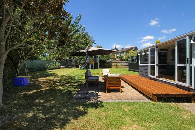 Photo of property in 11 Taihiki Road, Clarks Beach, 2122