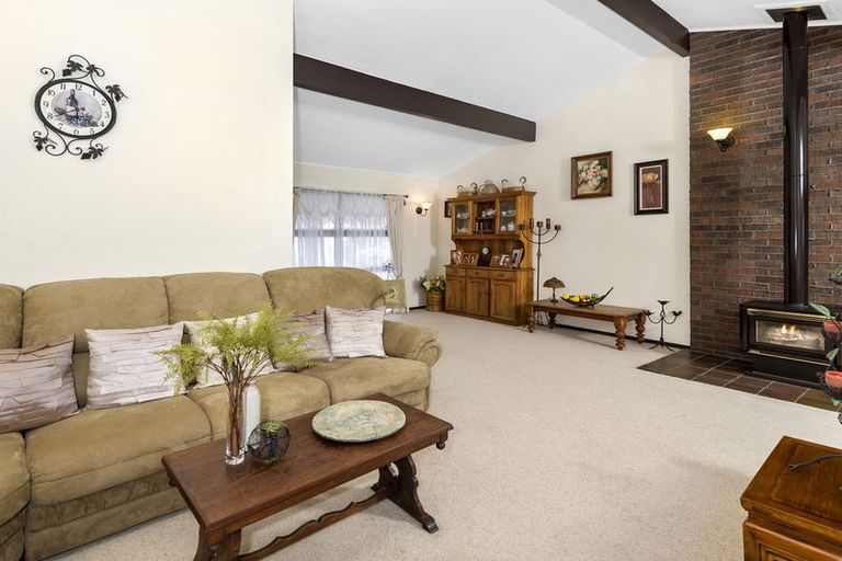 Photo of property in 25 Hazeldene Place, Opaheke, Papakura, 2113