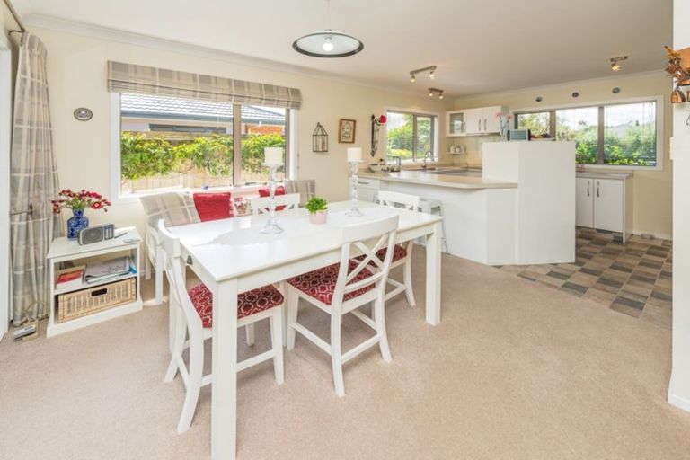 Photo of property in 15 Gilligan Close, College Estate, Whanganui, 4500