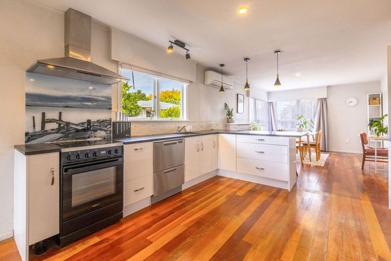 Photo of property in 10 Ireland Place, Pirimai, Napier, 4112