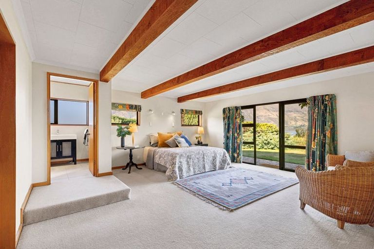 Photo of property in 1 Roto Place, Wanaka, 9305
