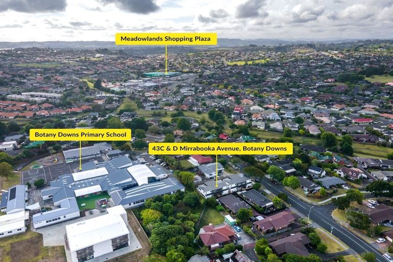 Photo of property in 43d Mirrabooka Avenue, Botany Downs, Auckland, 2010