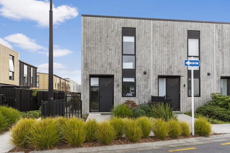 Photo of property in 12 Te Ara O Paetutu, Petone, Lower Hutt, 5012