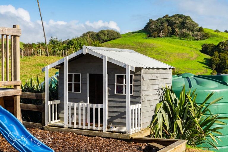 Photo of property in 194 Heatley Road, Whakapirau, Maungaturoto, 0583