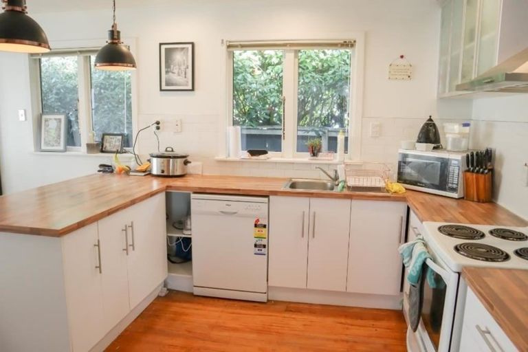 Photo of property in 12 Manor Place, Bryndwr, Christchurch, 8053