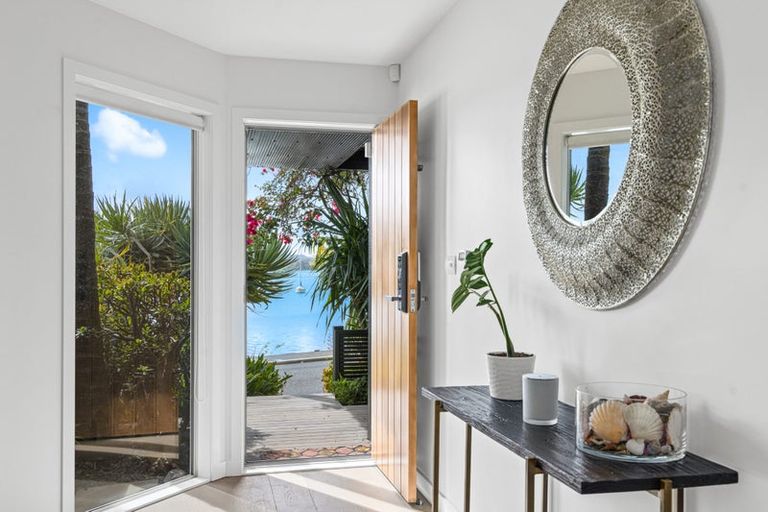 Photo of property in 1184 Sandspit Road, Sandspit, Warkworth, 0982