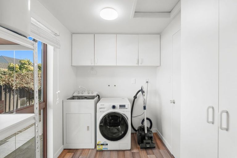 Photo of property in 27 Withells Road, Avonhead, Christchurch, 8042