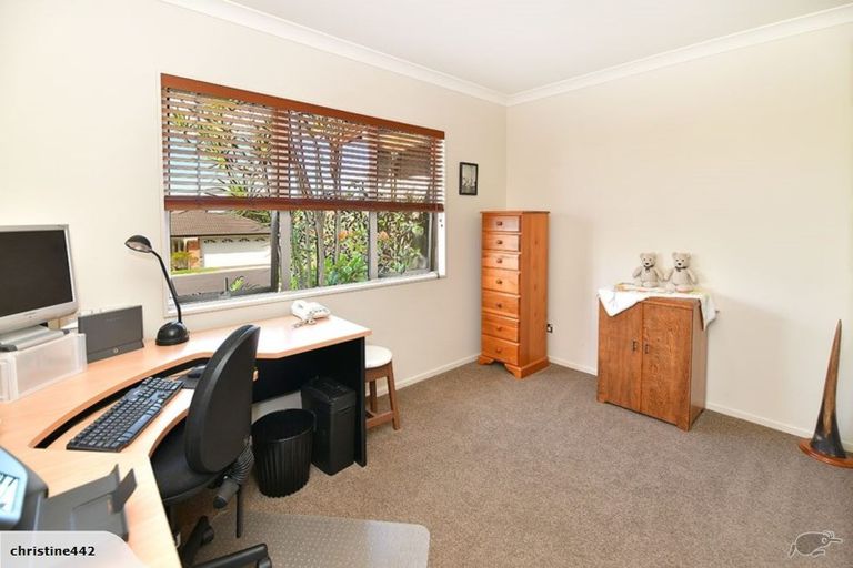 Photo of property in 34 Chesterfield Way, Orewa, 0931