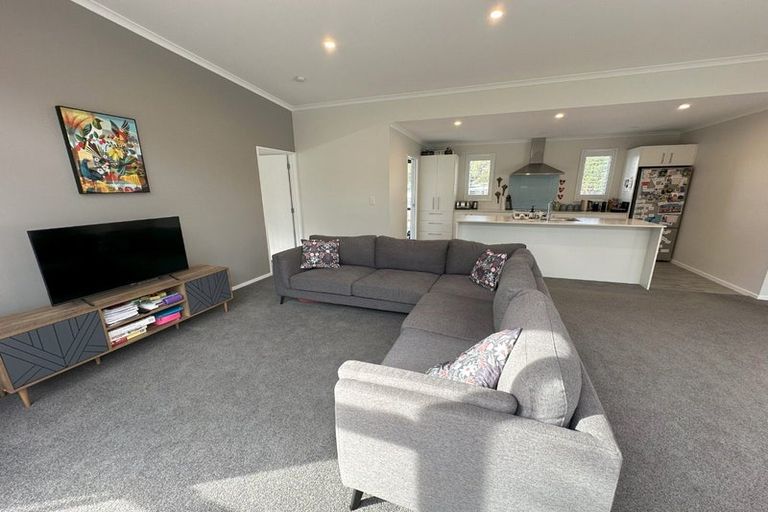 Photo of property in 23 Hughes Street, Waikanae Beach, Waikanae, 5036