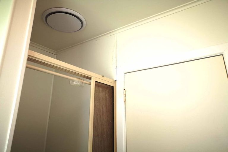 Photo of property in 46 Kohekohe Street, New Lynn, Auckland, 0600