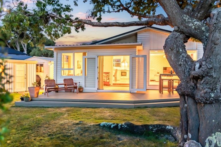 Photo of property in 7 Moehau Grove, Trentham, Upper Hutt, 5018