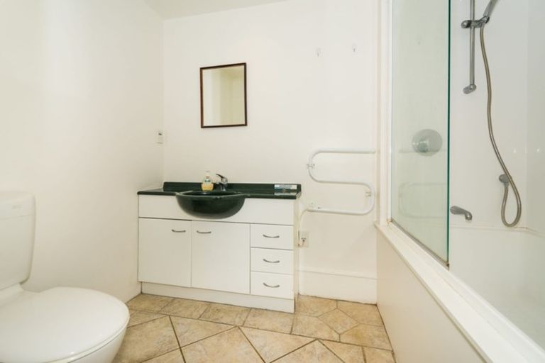 Photo of property in 2/2 Danbury Drive, Torbay, Auckland, 0630