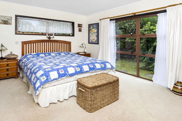 Photo of property in 25 Hazeldene Place, Opaheke, Papakura, 2113