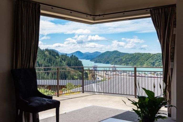 Photo of property in 24 Harbour View Heights, Picton, 7220