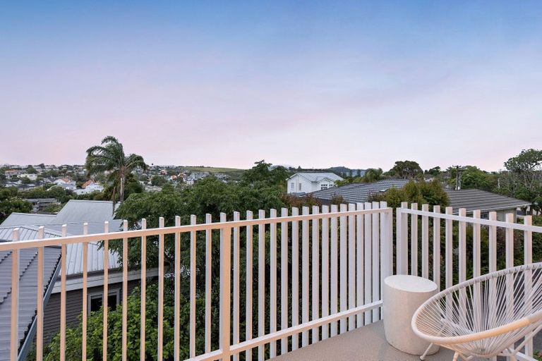 Property details for 131b Selwyn Avenue, Mission Bay, Auckland, 1071