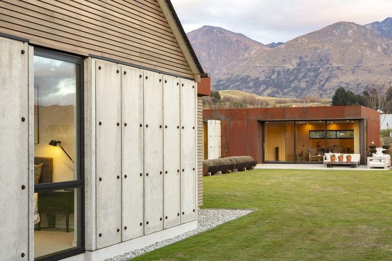 Photo of property in 243 Lower Shotover Road, Speargrass Flat, Queenstown, 9371