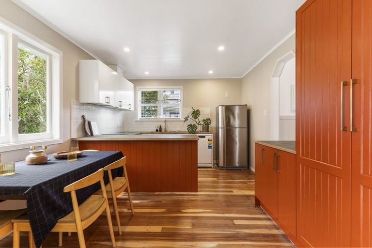 Photo of property in 24d Clinton Avenue, Te Atatu Peninsula, Auckland, 0610