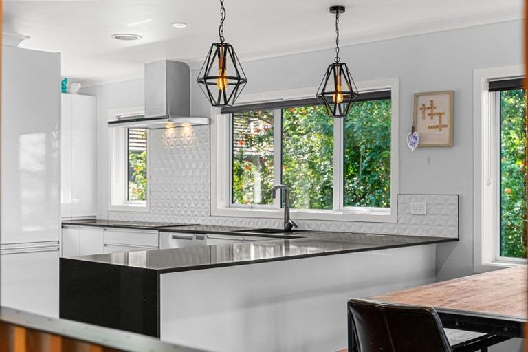 Photo of property in 74 Fourth Avenue, Woodhill, Whangarei, 0110