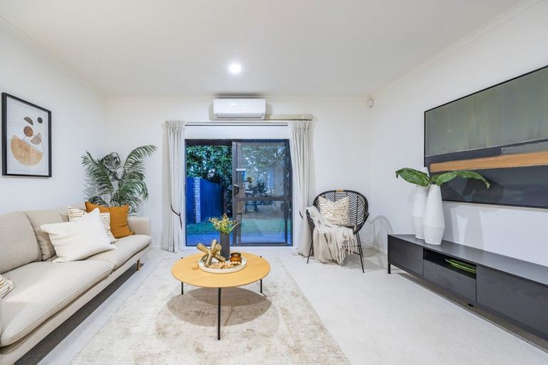 Photo of property in 1/4 Charlenne Close, Ranui, Auckland, 0612