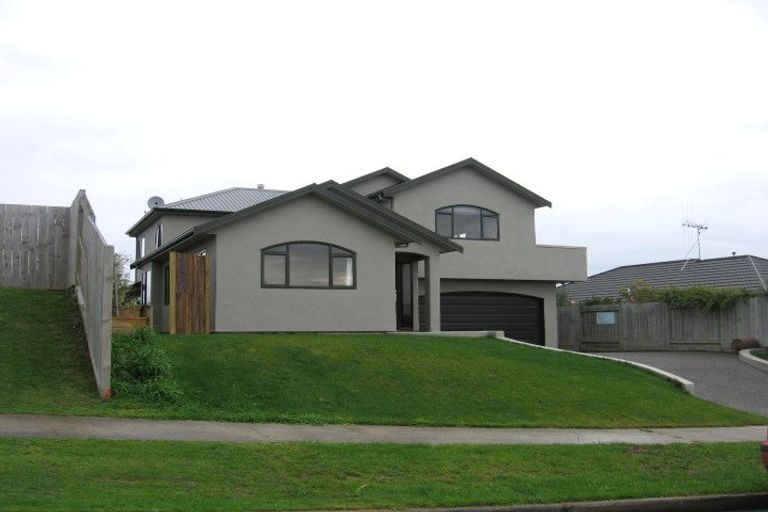 Photo of property in 28 Logan Way, Kelvin Grove, Palmerston North, 4414