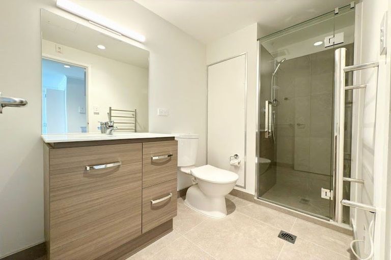 Photo of property in 2e/30 Westward Ho, Glen Eden, Auckland, 0602