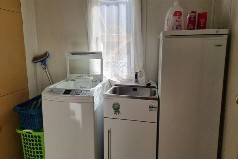 Photo of property in 53 Broadway, Picton, 7220