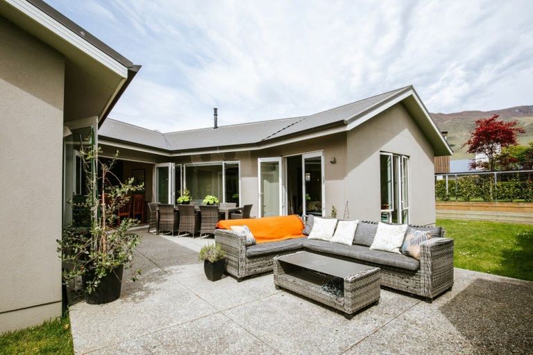 Photo of property in 16 Lansdown Street, Wanaka, 9305