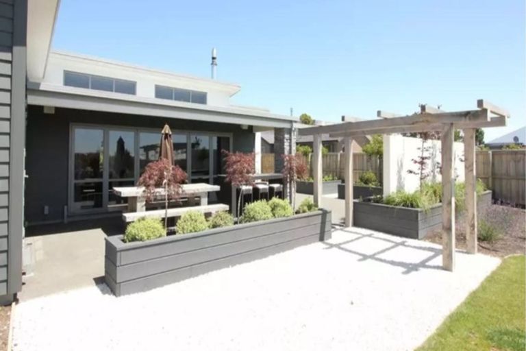 Photo of property in 2 Rossington Drive, West Melton, 7618