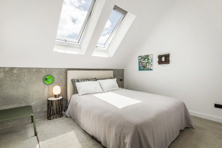 Photo of property in 81 Queen Street, Northcote Point, Auckland, 0627