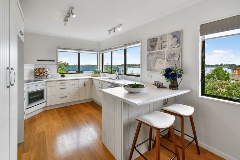 Photo of property in 7 Cumbrian Place, Conifer Grove, Takanini, 2112