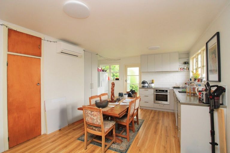 Photo of property in 28 Arapiko Street, Johnsonville, Wellington, 6037