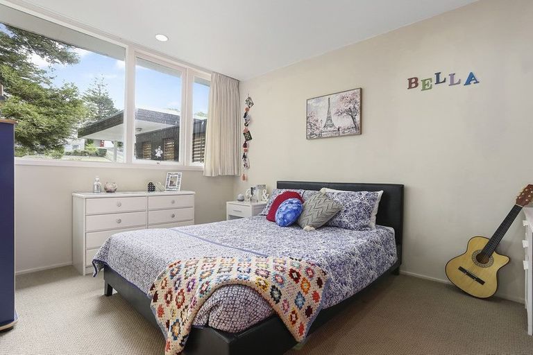 Photo of property in 10 Sandford Street, Campbells Bay, Auckland, 0630