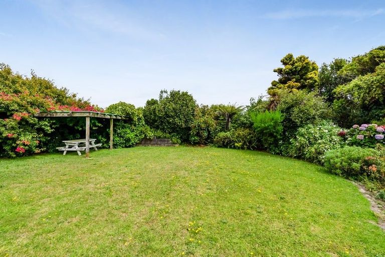 Photo of property in 80 Gisborne Terrace, Opunake, 4616