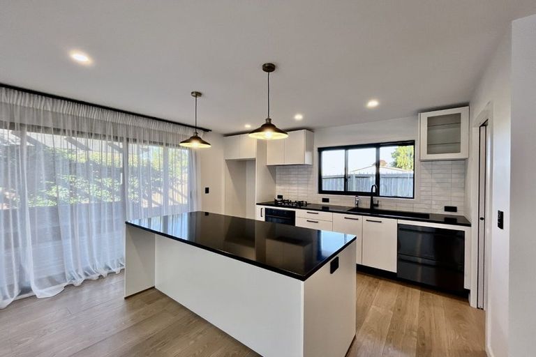 Photo of property in 2/4 Alvaston Drive, Halswell, Christchurch, 8025