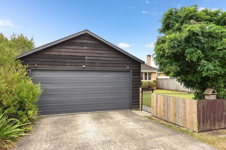 Photo of property in 53 Braid Road, St Andrews, Hamilton, 3200