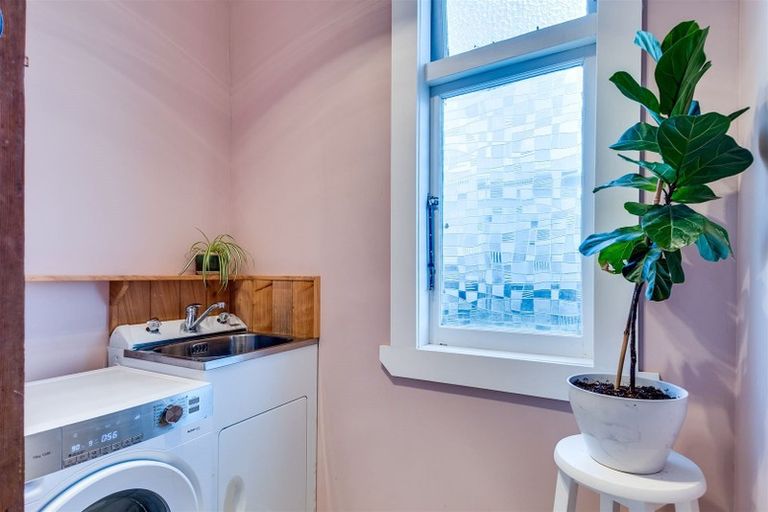 Photo of property in 1213 Caroline Road, Mayfair, Hastings, 4122