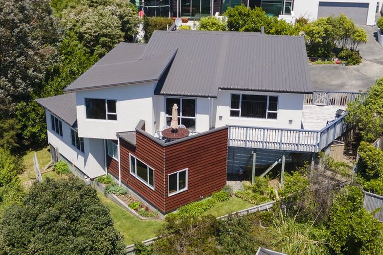 Photo of property in 27 Endeavour Drive, Whitby, Porirua, 5024