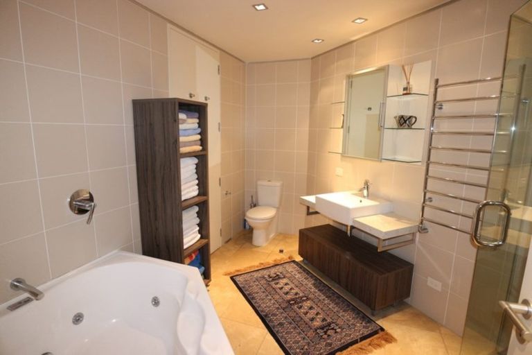 Photo of property in 1/7 The Promenade, Takapuna, Auckland, 0622