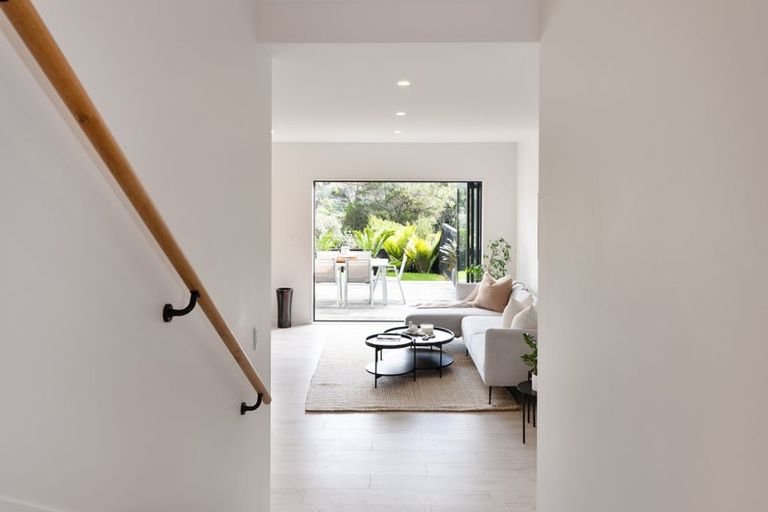 Photo of property in 19d Tawa Road, Te Atatu Peninsula, Auckland, 0610