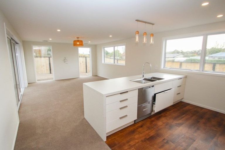 Photo of property in 90 Weston Road, St Albans, Christchurch, 8052