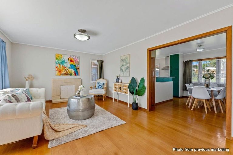 Photo of property in 4 Duncan Avenue, Te Atatu South, Auckland, 0610