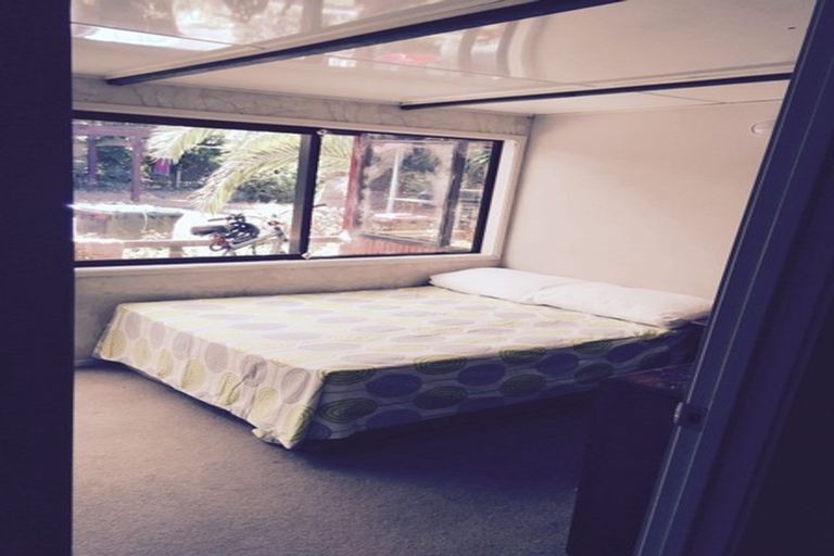 Photo of property in 5 Don Croot Street, Morningside, Auckland, 1021