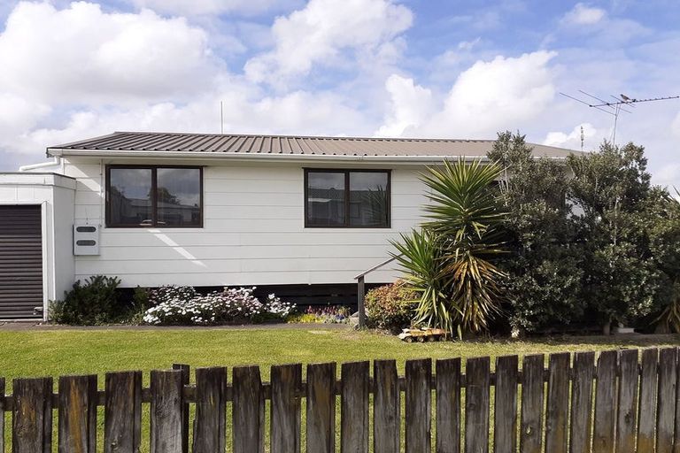Photo of property in 6 Solveig Place, Randwick Park, Auckland, 2105