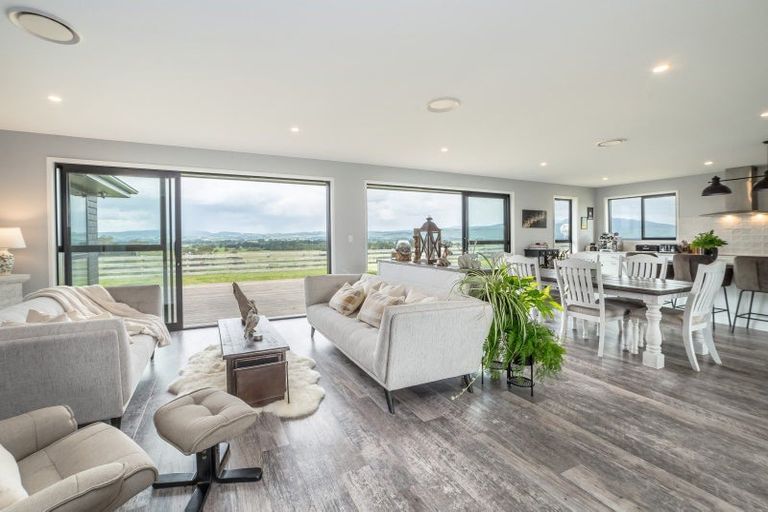 Photo of property in 59 Kahutara Road, Kahutara, 5771