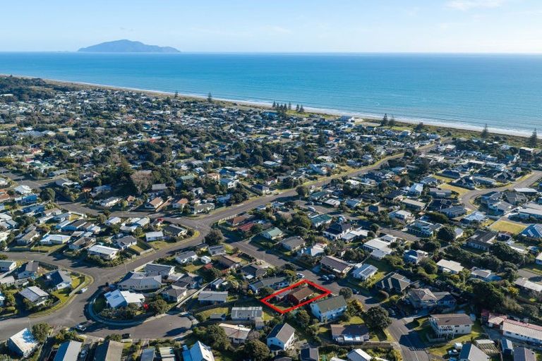 Photo of property in 34 Norfolk Crescent, Otaki Beach, Otaki, 5512