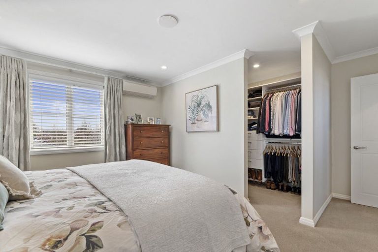 Photo of property in 2 Glen Bridge Lane, Harewood, Christchurch, 8051