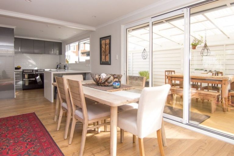 Photo of property in 4 Redwood Grove, Hokowhitu, Palmerston North, 4410